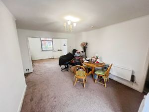 Dining Room - click for photo gallery